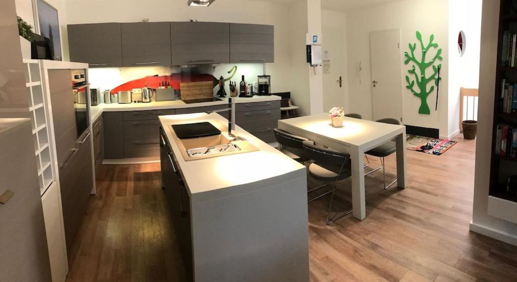 Exclusive Fewo In Warnemuende, 150M To The Beach, 2 Bathrooms, 2 Bedrooms, Sauna, Wifi And Much More. Rostock Exterior photo