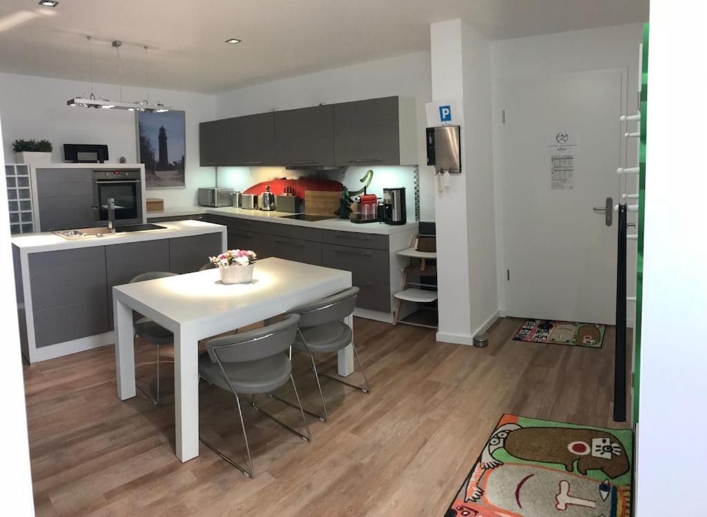 Exclusive Fewo In Warnemuende, 150M To The Beach, 2 Bathrooms, 2 Bedrooms, Sauna, Wifi And Much More. Rostock Exterior photo